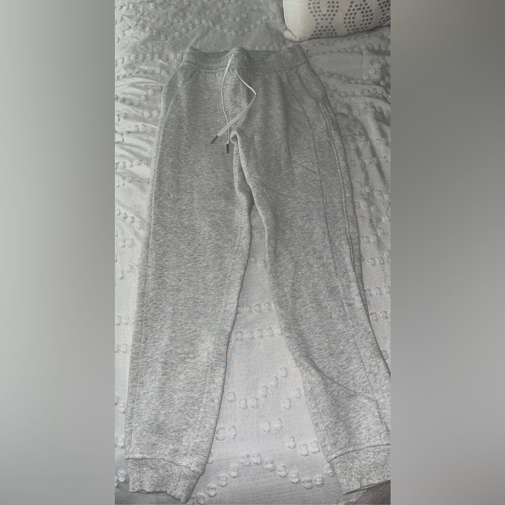 Light grey lululemon scuba sweatpants